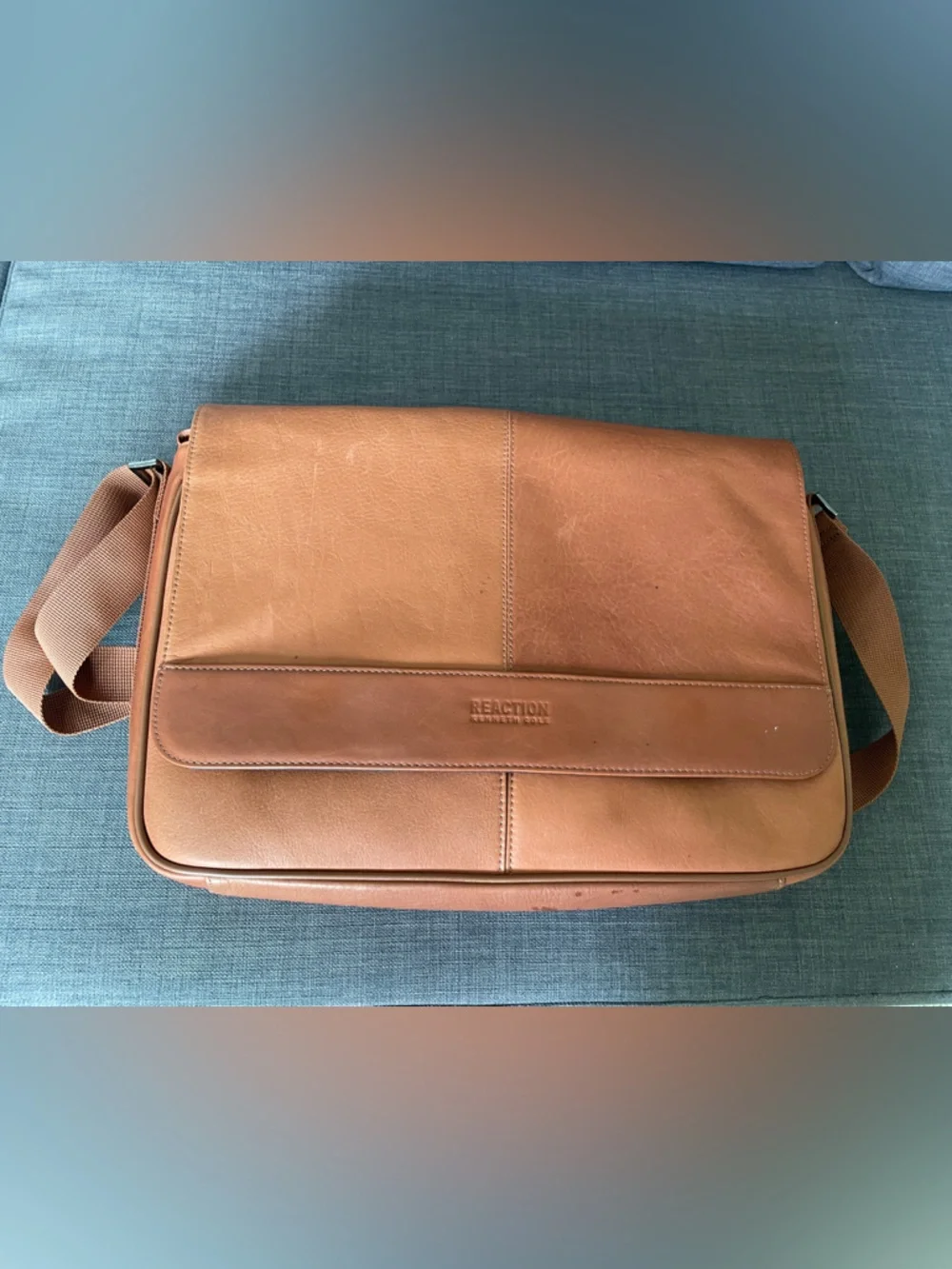 Kenneth Cole Reaction Leather Messenger Bag - Brown